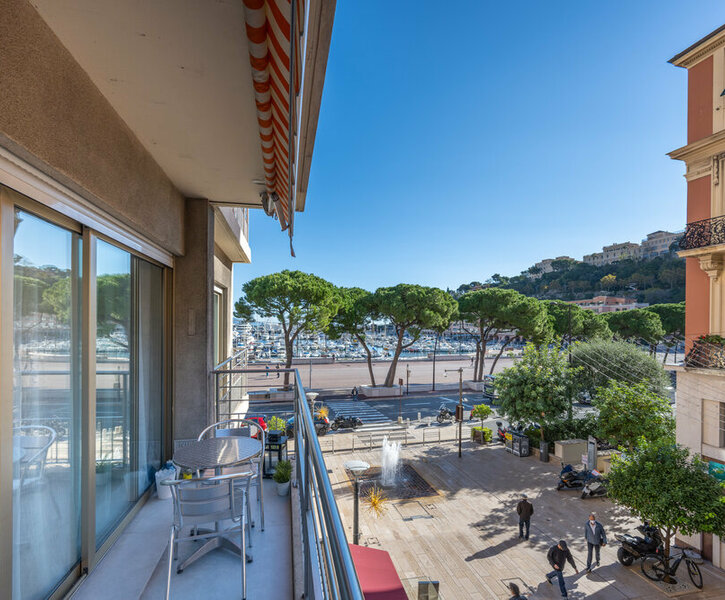 2 BEDROOM APARTMENT - MIXED USE - ROCK AND F1 VIEW