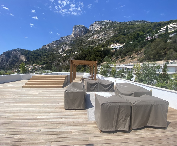 EXCEPTIONNEL DUPLEX PENTHOUSE AVEC SA PISCINE PRIVATIVE