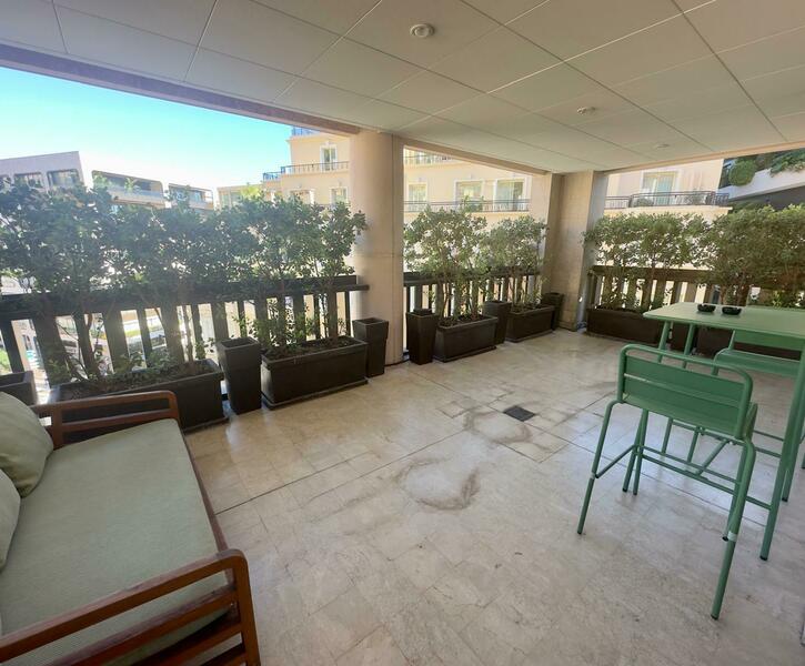 GOLDEN SQUARE : OFFICE WITH BEAUTIFUL SERVICES !