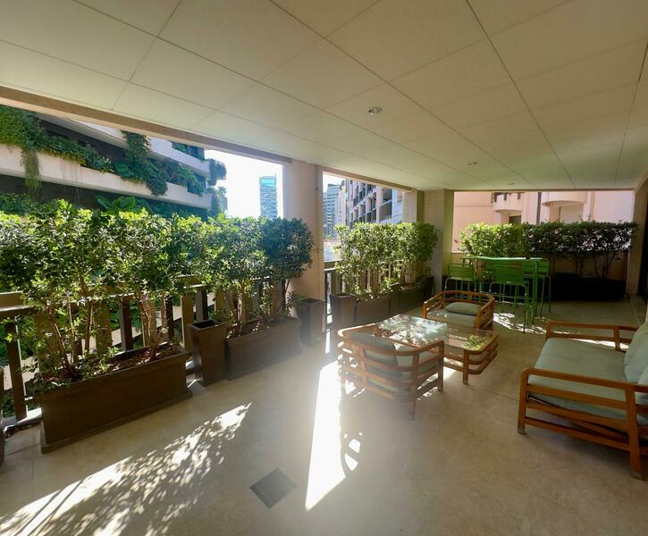 GOLDEN SQUARE : OFFICE WITH BEAUTIFUL SERVICES !