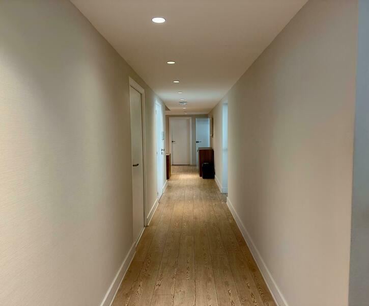 GOLDEN SQUARE : OFFICE WITH BEAUTIFUL SERVICES !