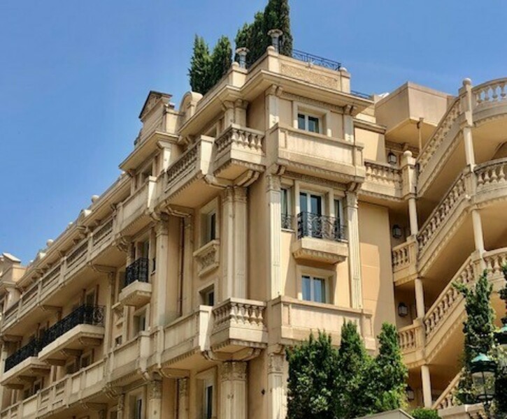 BEAUTIFUL 4 BEDROOM APARTMENT - LUXURIOUS RESIDENCE - GOLDEN SQUARE