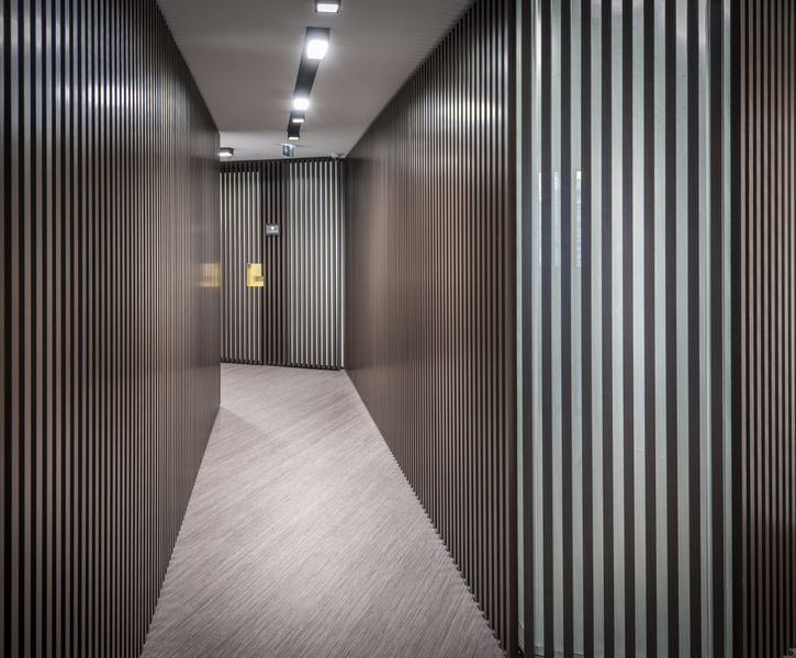 MANY LUXURY OFFICES